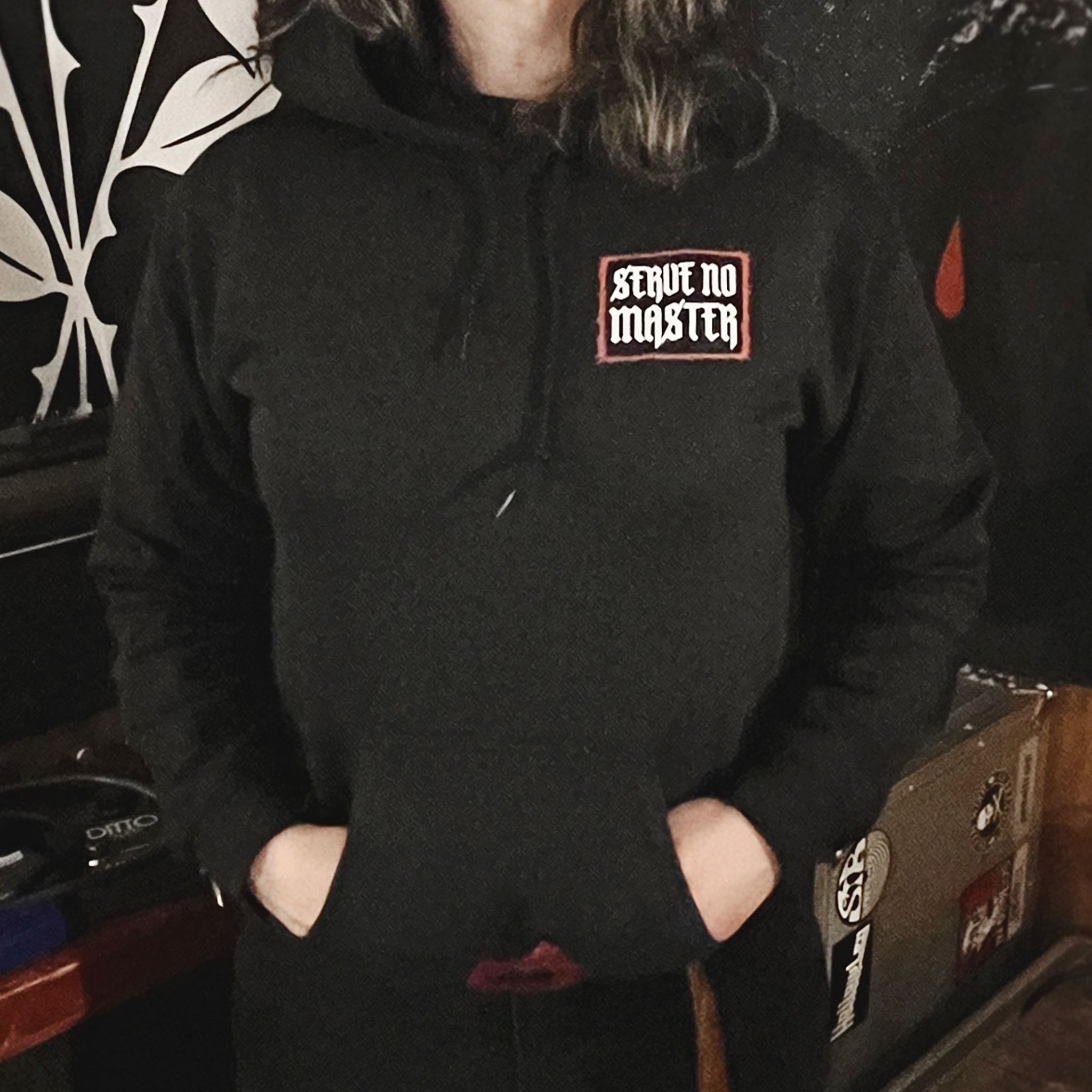 SERVE NO MASTER hooded sweatshirt